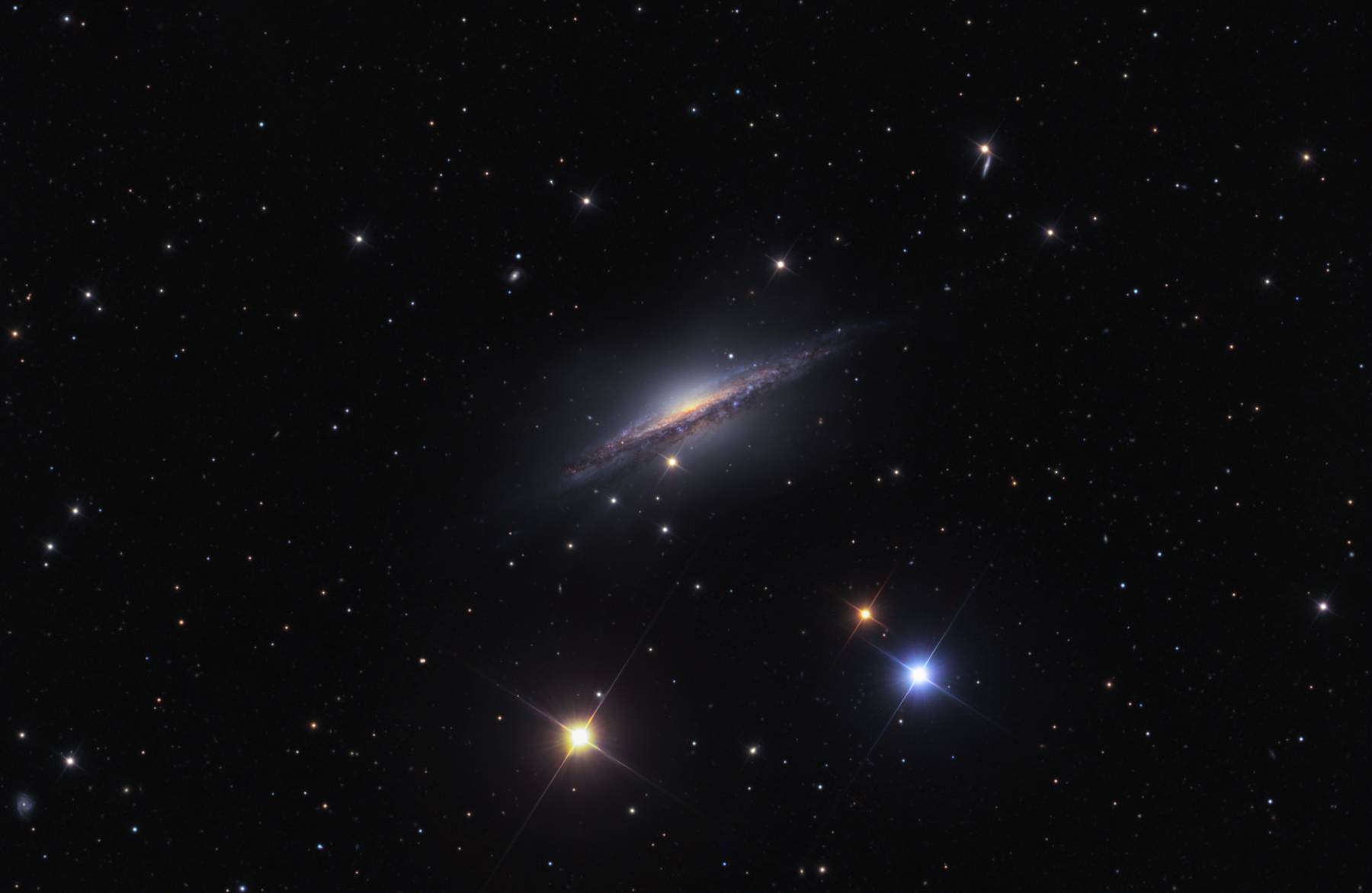 NGC1055, an edge-on spiral galaxy with tidal streams